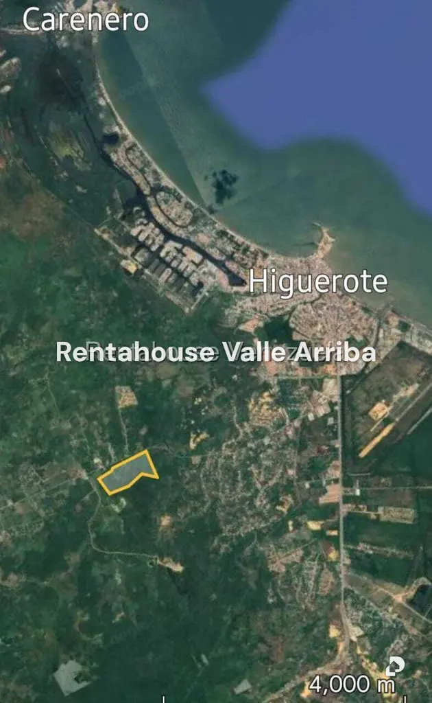 Terreno en Via Curiepe, Higuerote – 2