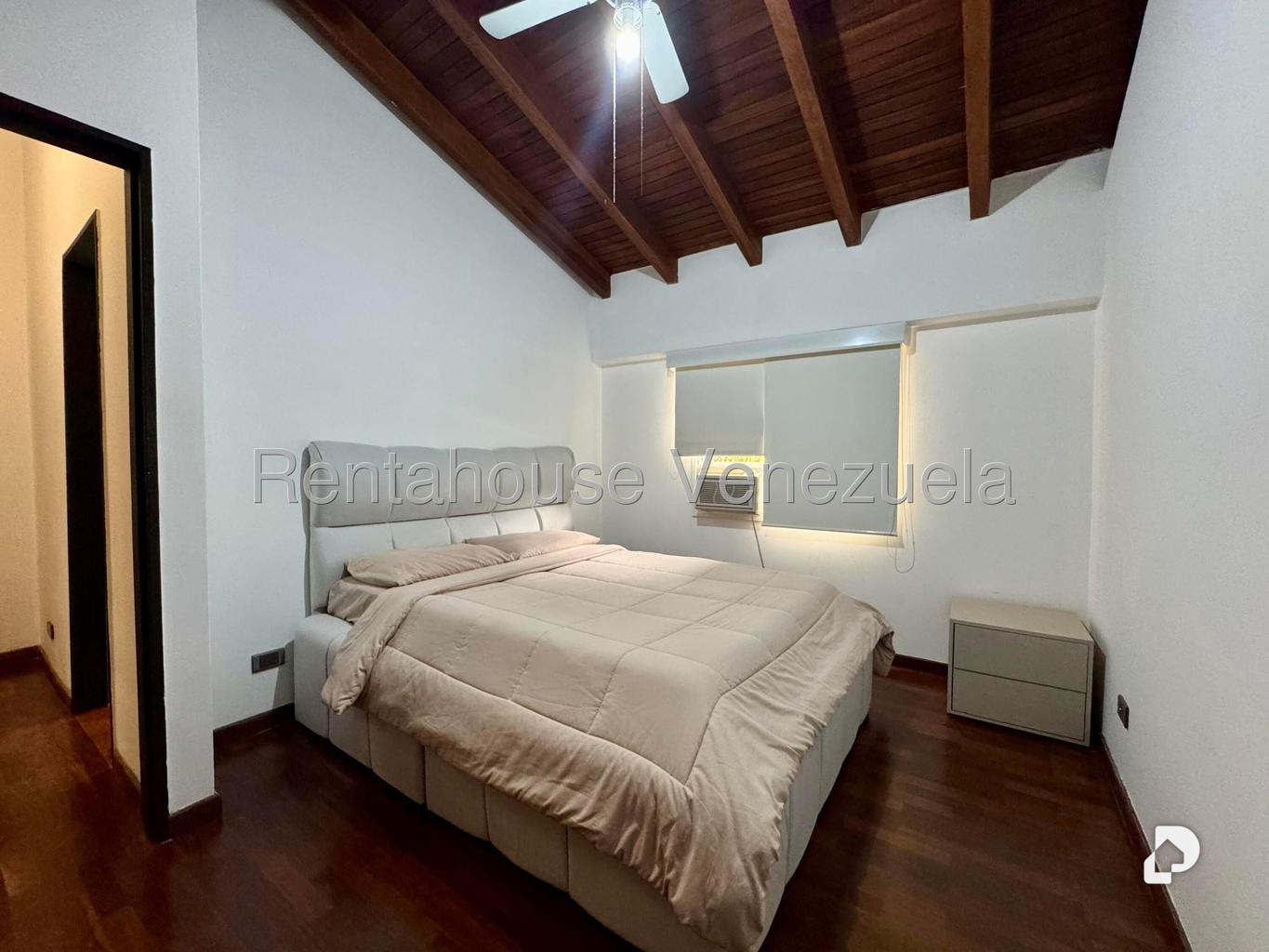 Casa en Alto Prado, Caracas – 35