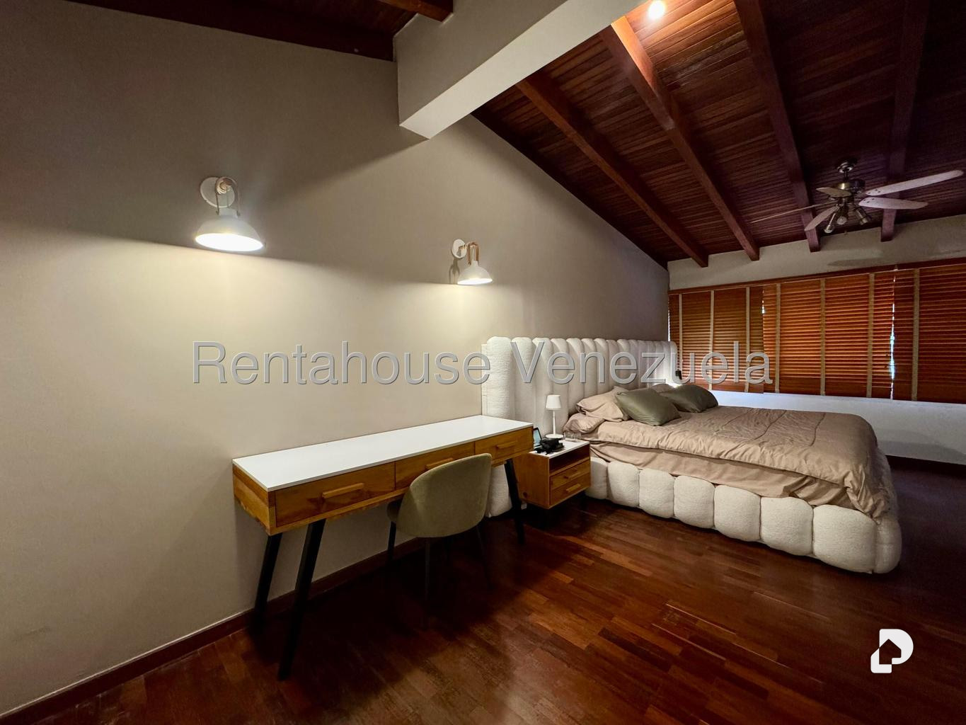 Casa en Alto Prado, Caracas – 27