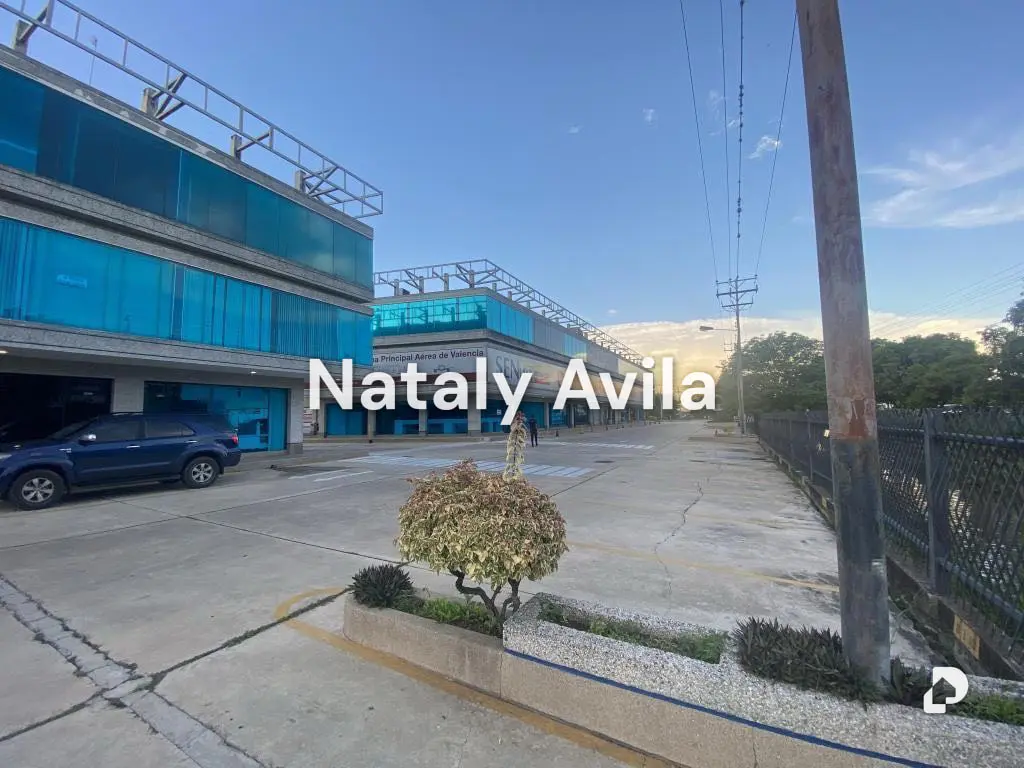 Local comercial en Zona Industrial, Valencia – 1