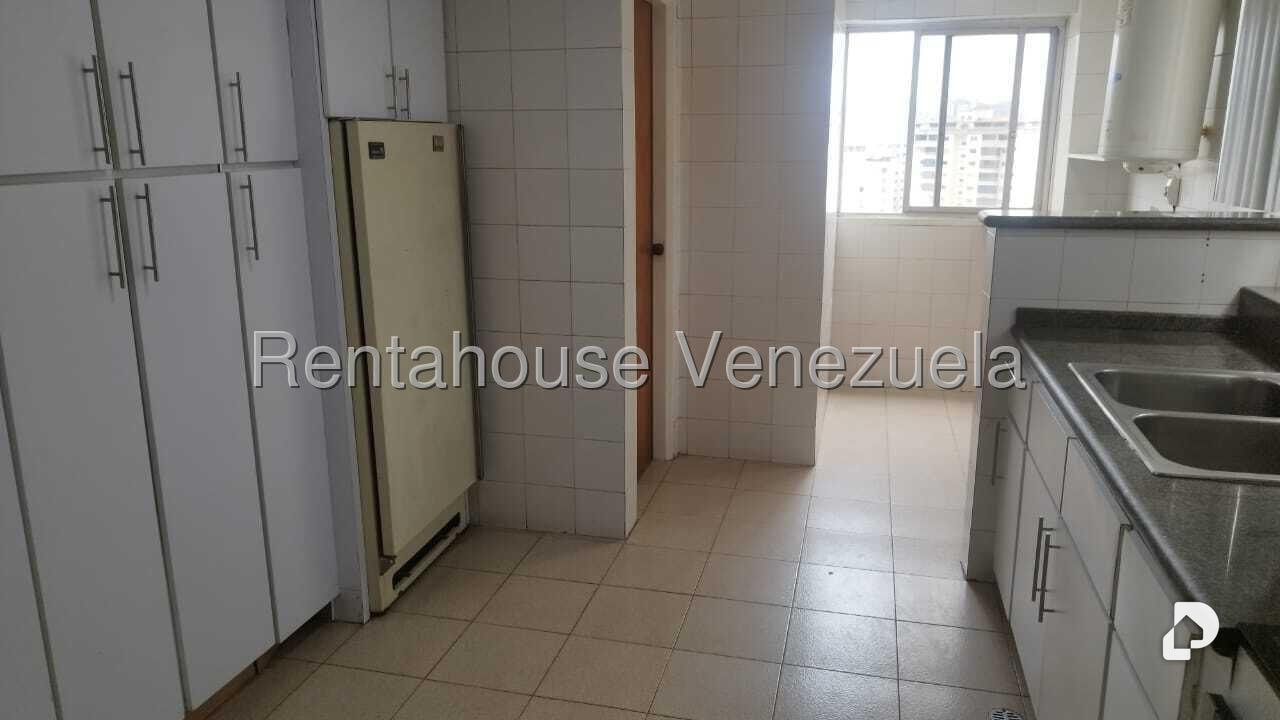 Apartamento en La Urbina, Caracas – 28