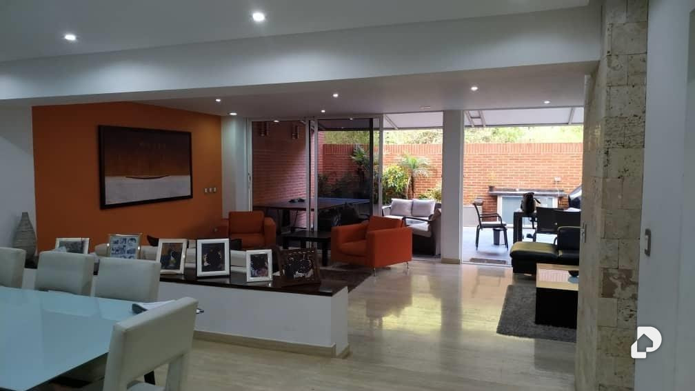 Apartamento en Solar del Hatillo, Caracas – 2