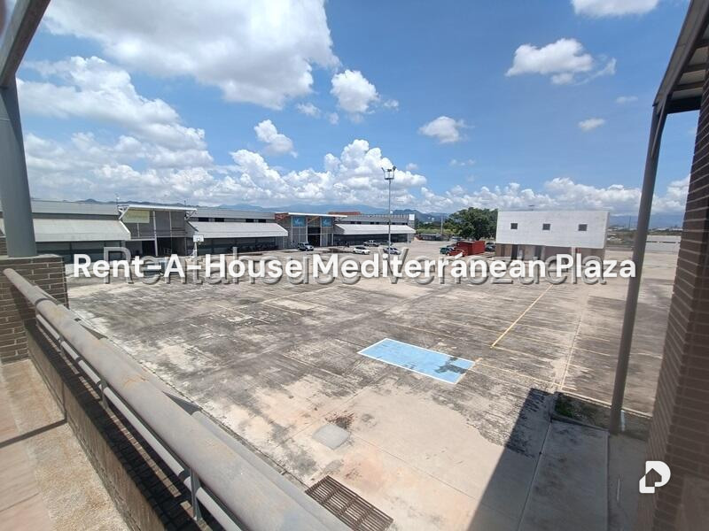 Local comercial en Zona Industrial El Recreo, Valencia – 1