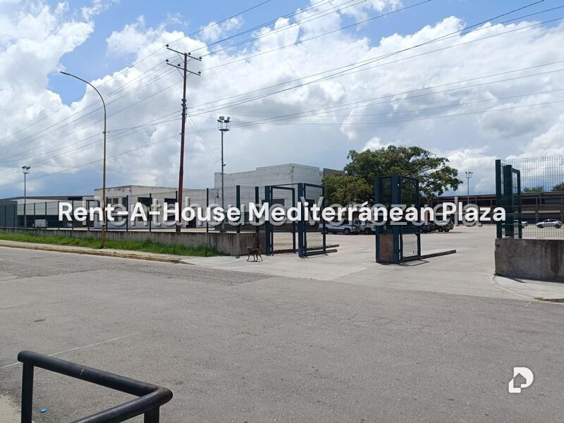 Local comercial en Zona Industrial El Recreo, Valencia – 2