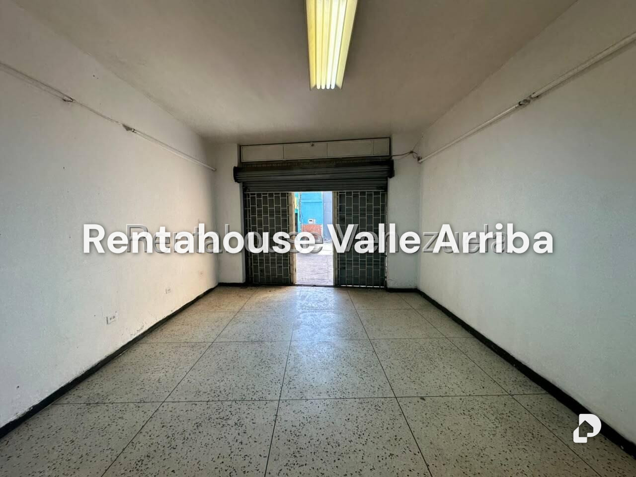 Local comercial en San Martín, Caracas – 11