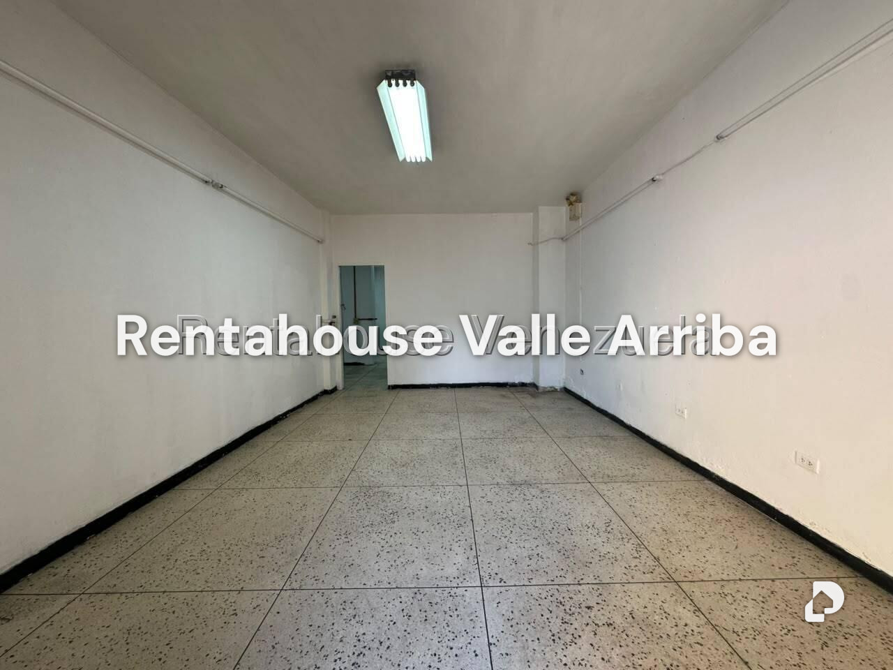 Local comercial en San Martín, Caracas – 12