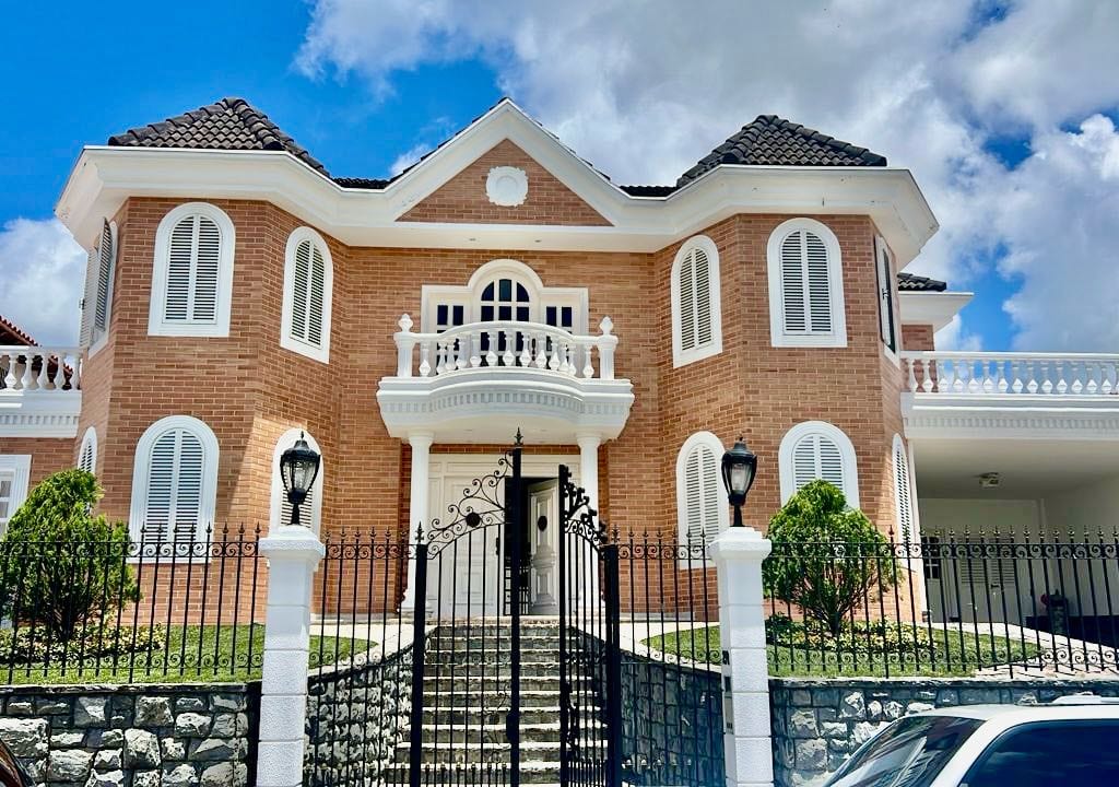 Casa en Los Naranjos (del Cafetal), Caracas - 1