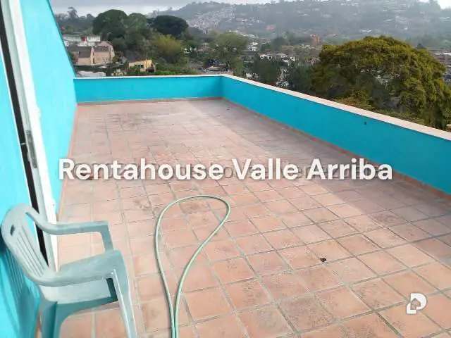Casa en El Hatillo, Caracas – 26