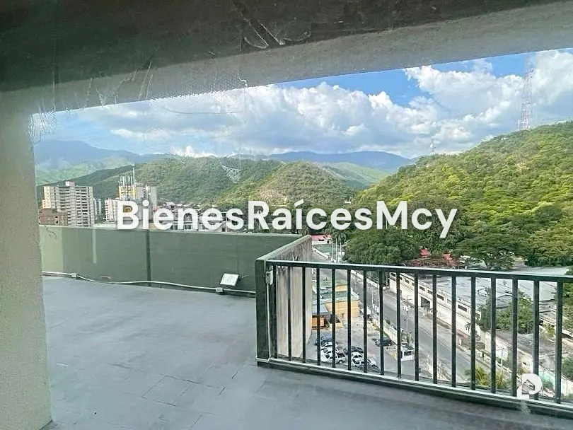 Oficina en Av 19 de Abril, Maracay – 16