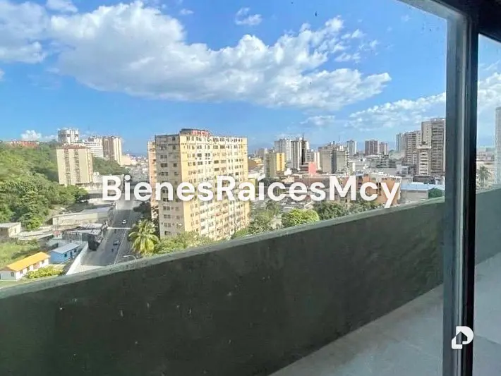 Oficina en Av 19 de Abril, Maracay – 15