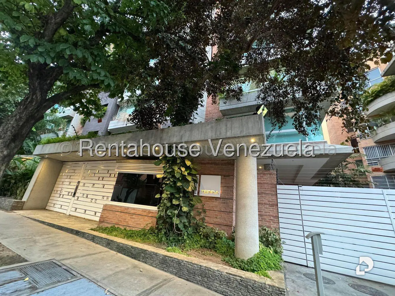 Apartamento en Campo Alegre, Caracas – 1