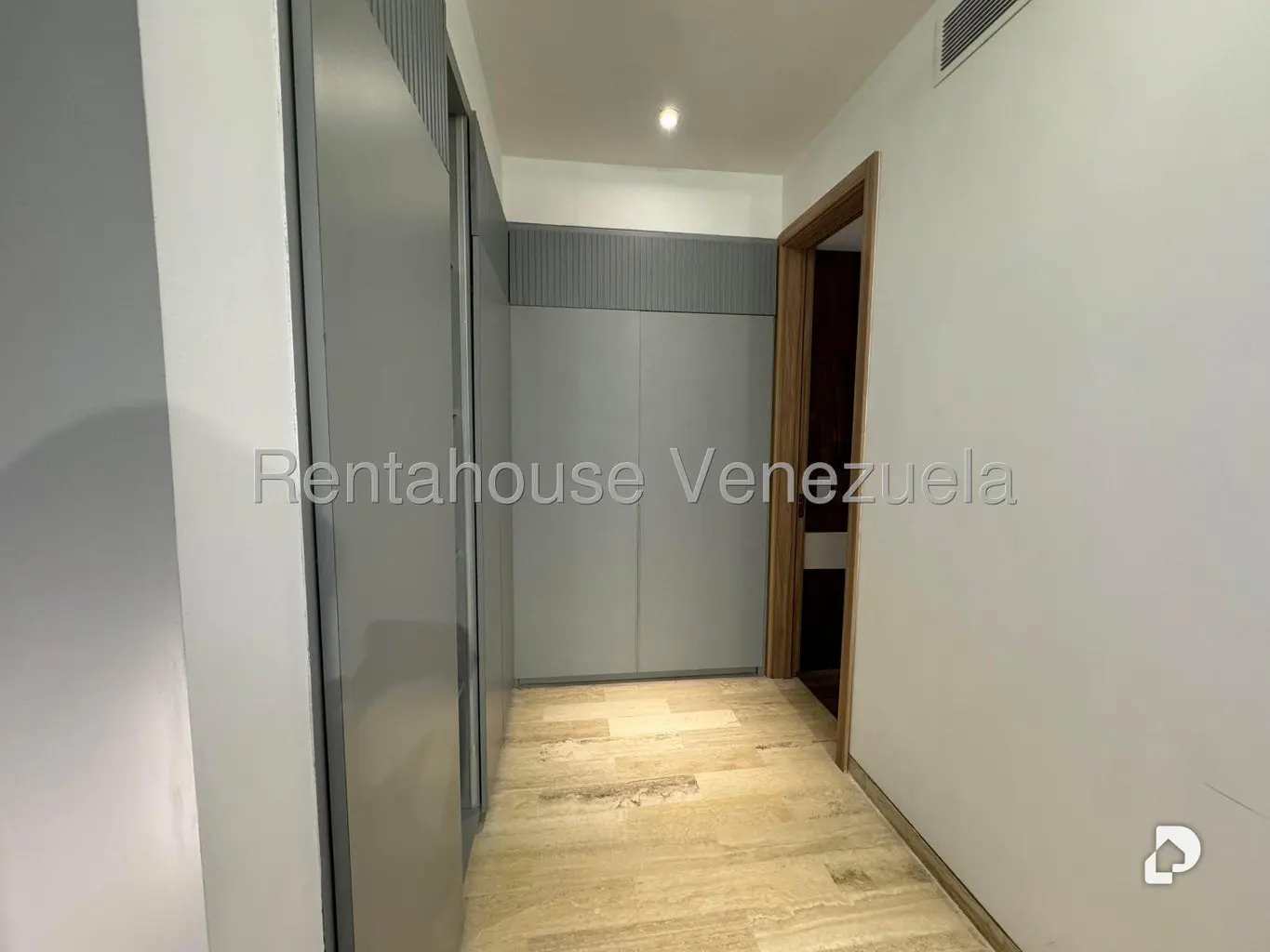 Apartamento en Campo Alegre, Caracas – 28