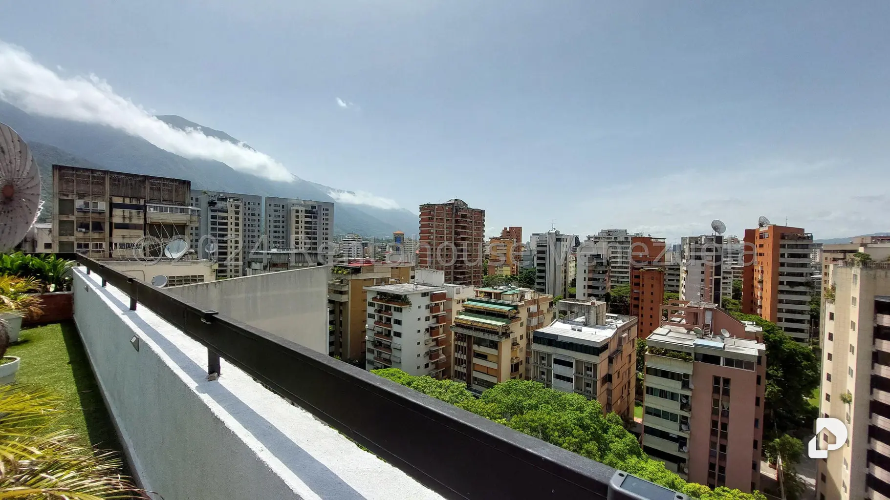 Apartamento en La Florida, Caracas – 25