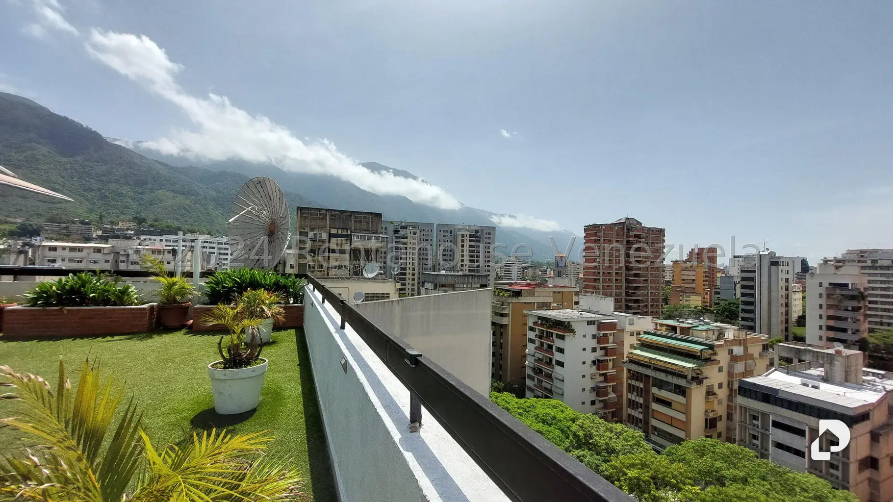 Apartamento en La Florida, Caracas – 24