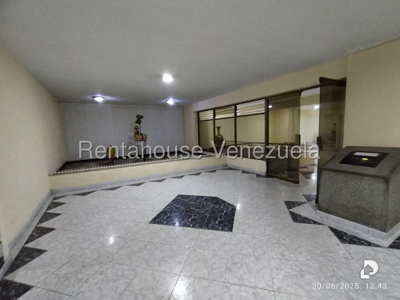 Apartamento en El Paraíso, Caracas – 11