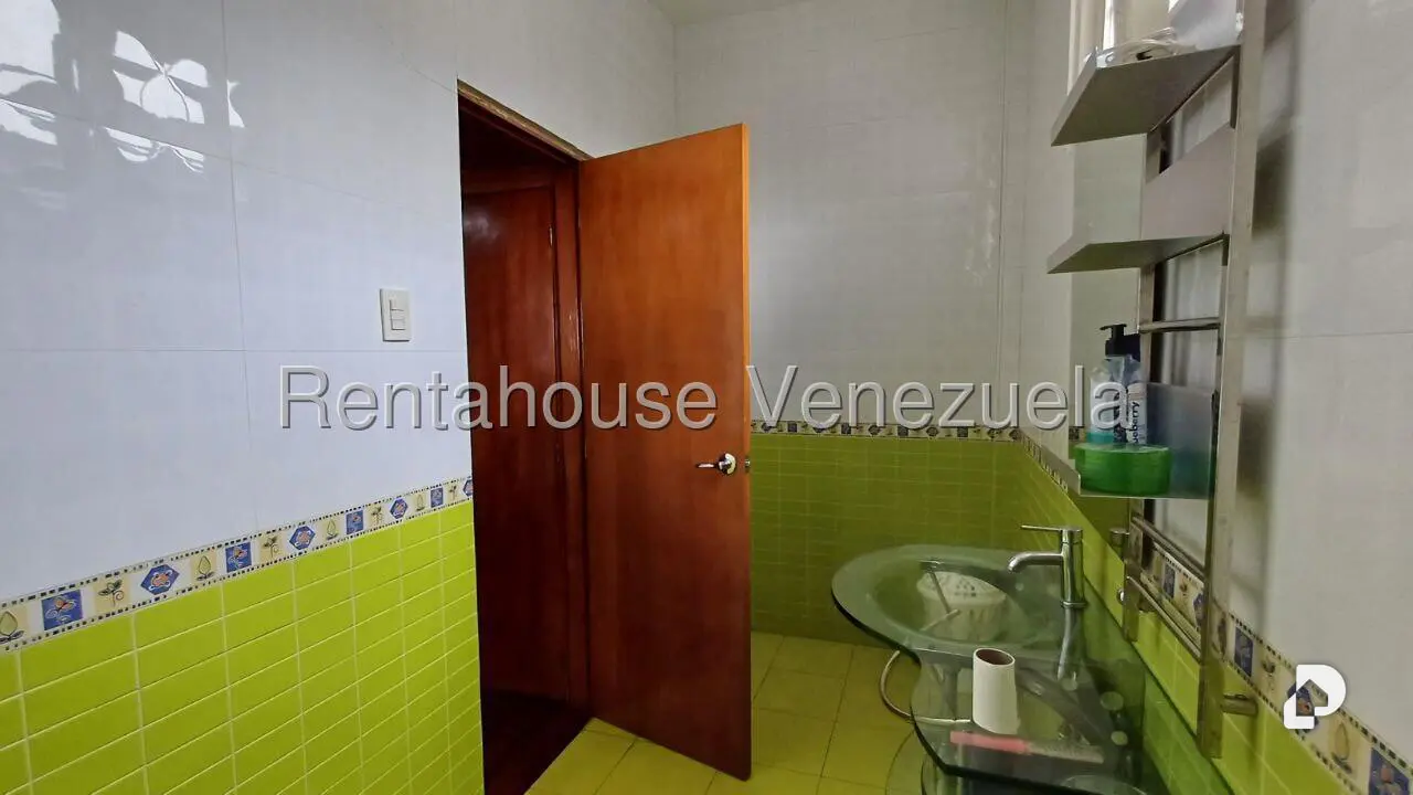 Casa en Prados del Este, Caracas – 29