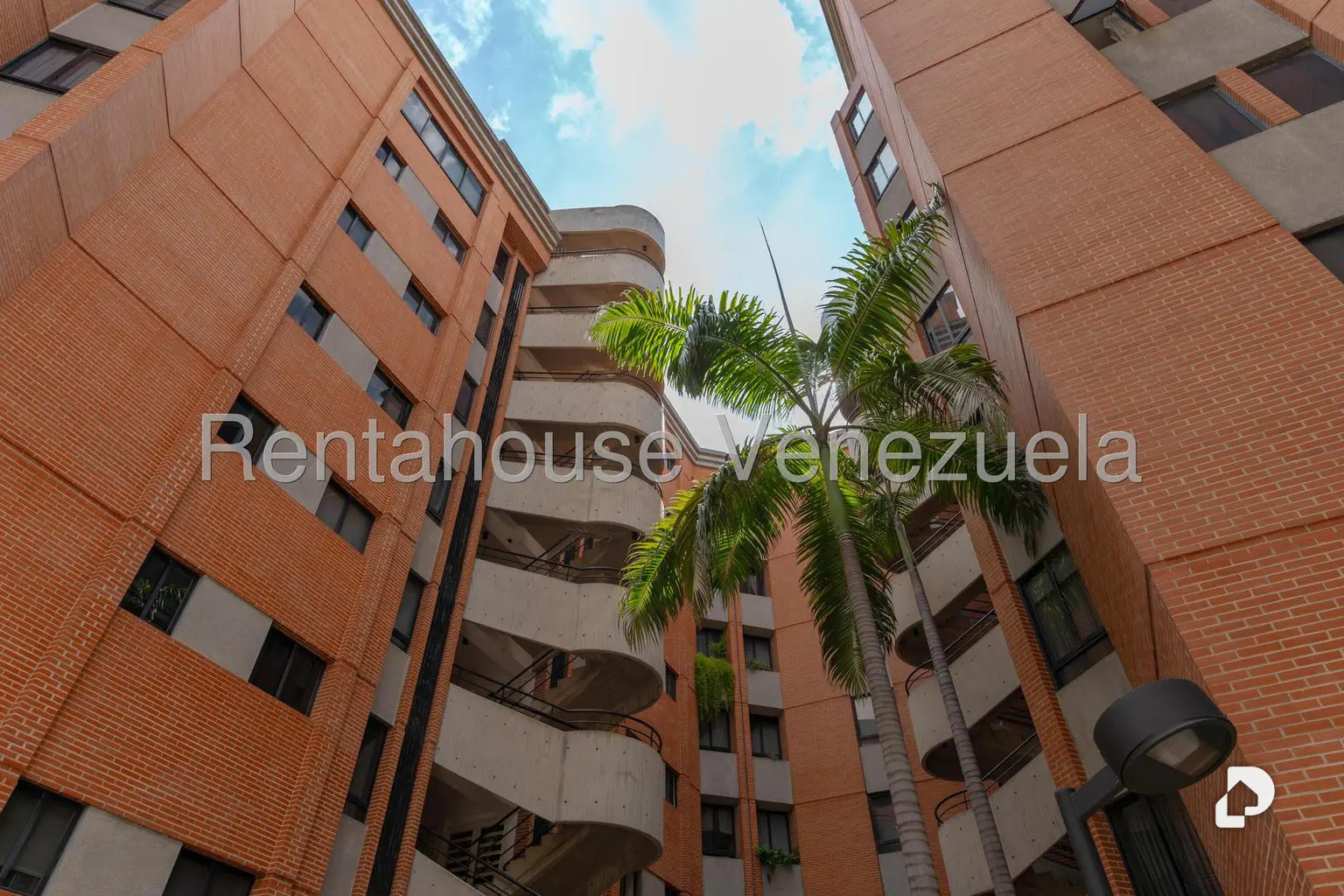 Apartamento en Lomas de Las Mercedes, Caracas – 1