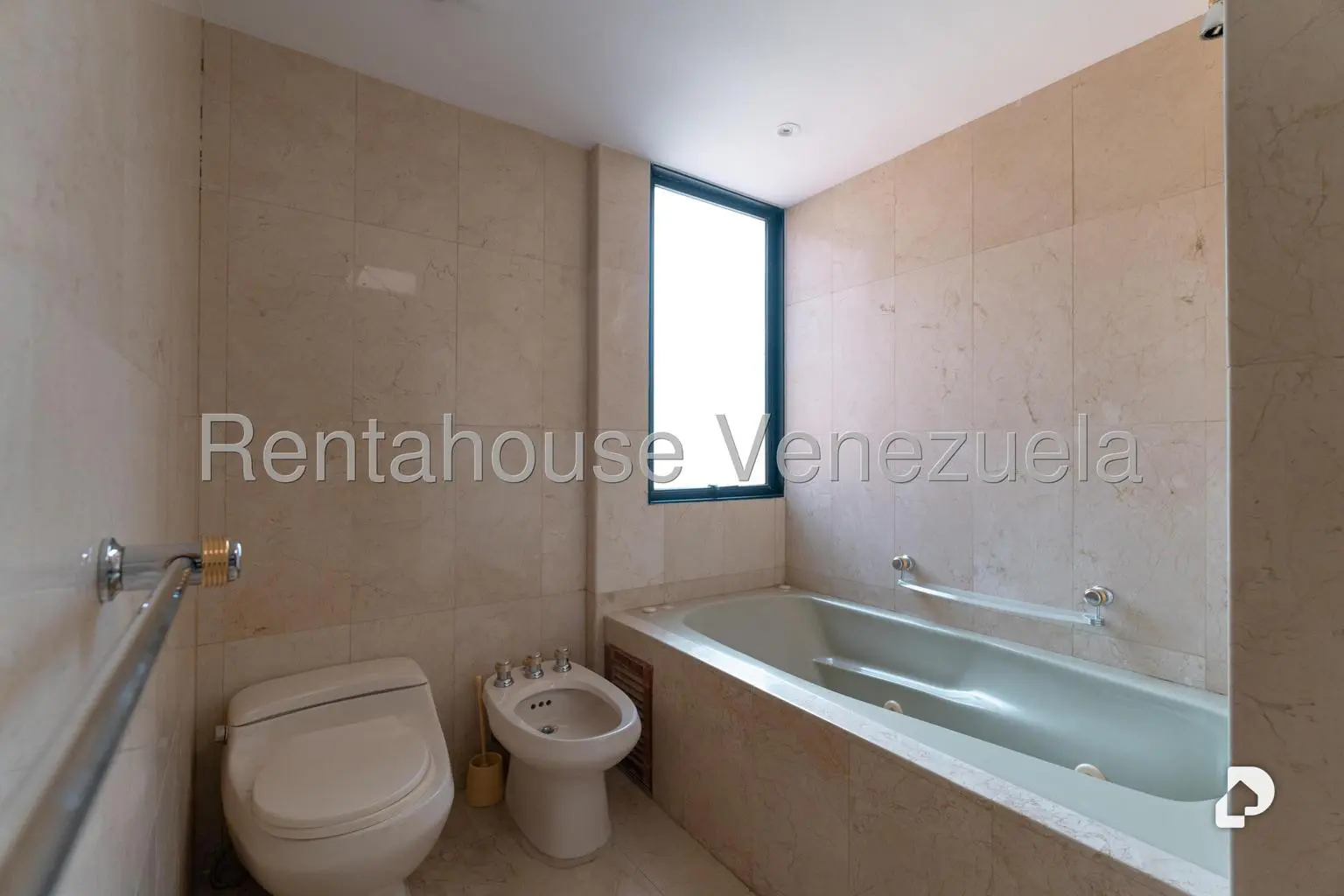 Apartamento en Lomas de Las Mercedes, Caracas – 30