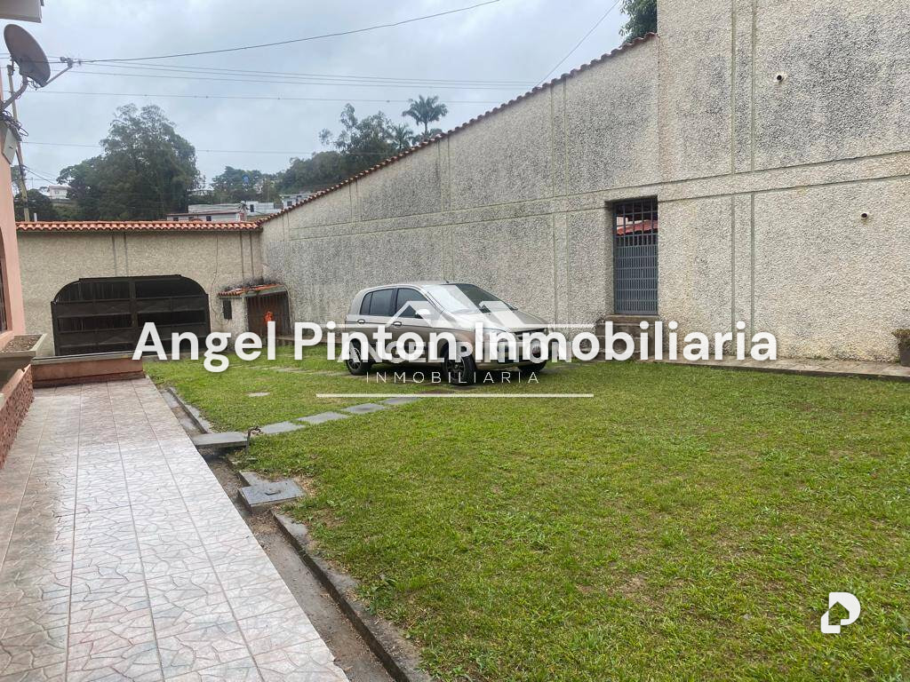 Casa en Colinas de Carrizal, Caracas – 3