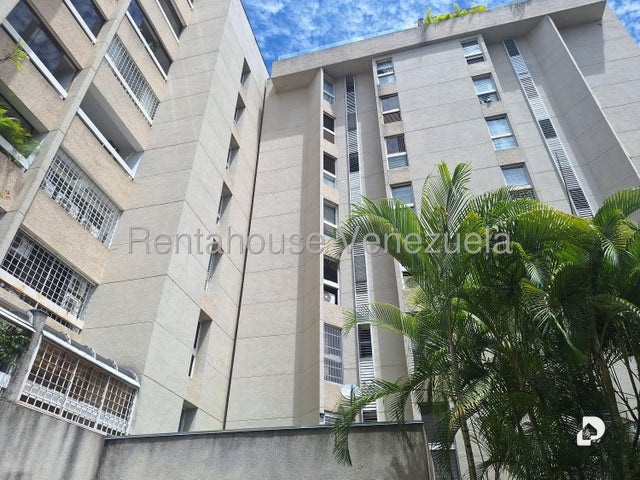 Apartamento en Los Palos Grandes, Caracas – 1