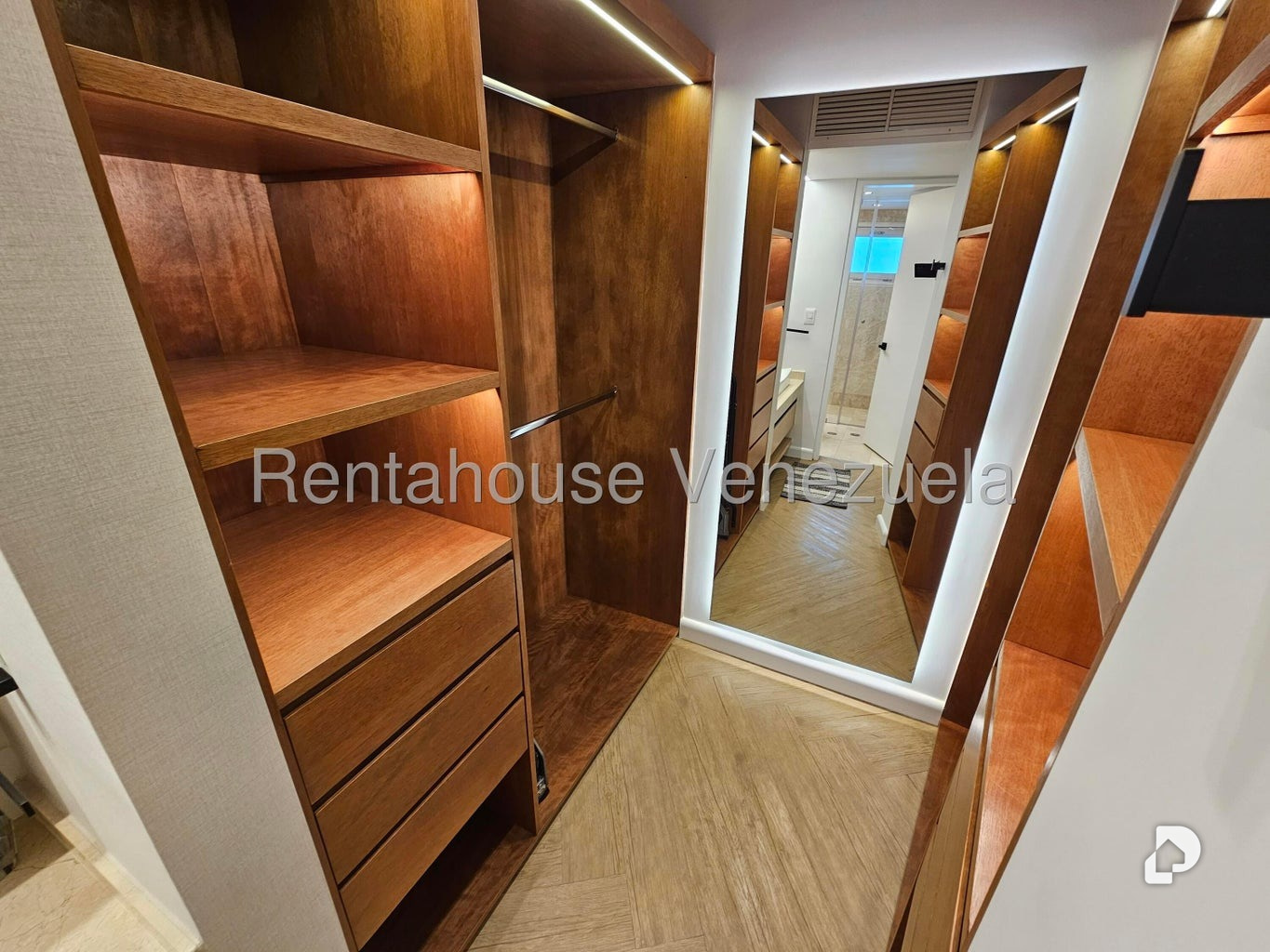 Apartamento en Campo Alegre, Caracas – 14
