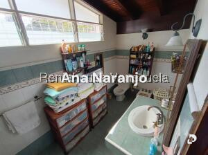 House in Prados del Este, Caracas – 27
