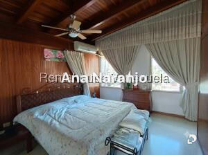 House in Prados del Este, Caracas – 26