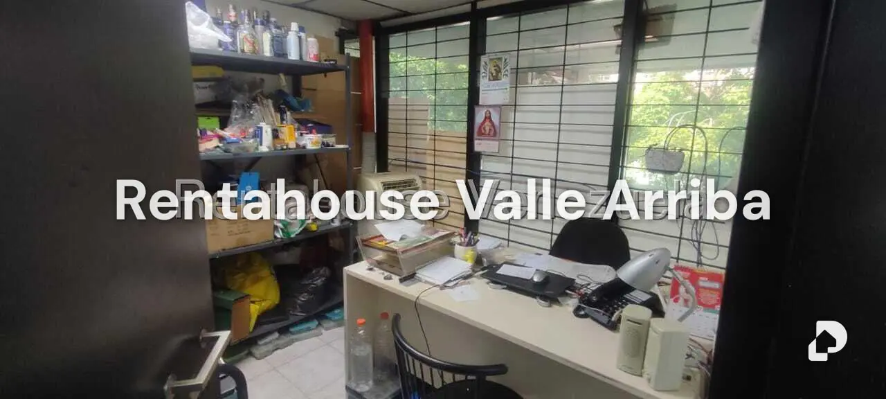 Local comercial en La Urbina, Caracas – 23