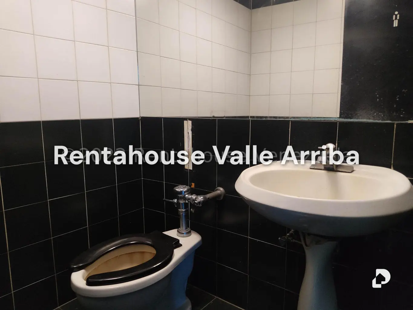 Local comercial en El Rosal, Caracas – 18