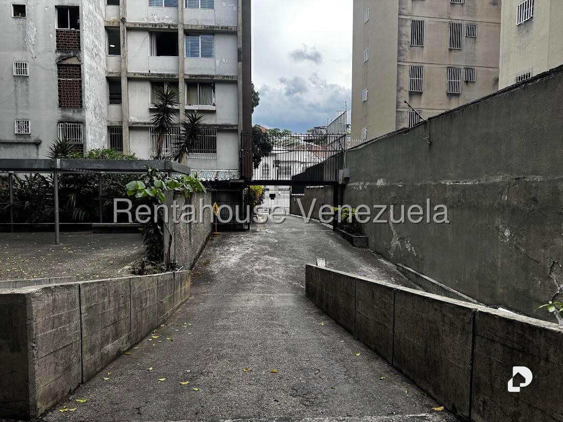 Apartamento en San Bernardino, Caracas – 24