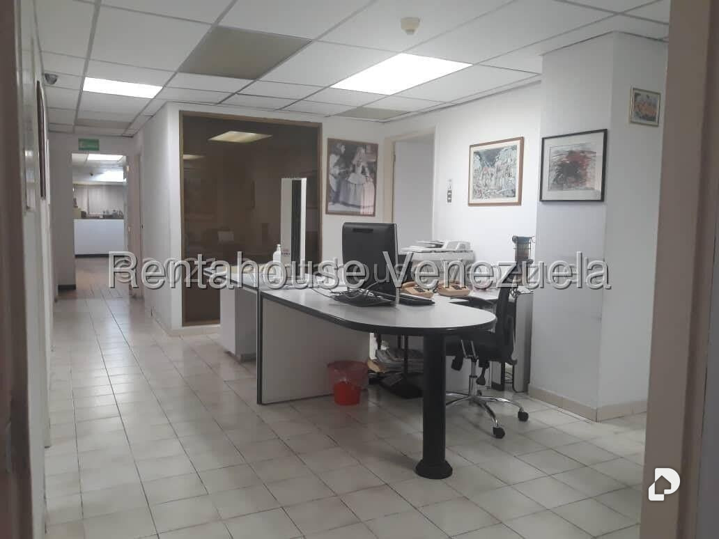 Edificio en La Urbina, Caracas – 10