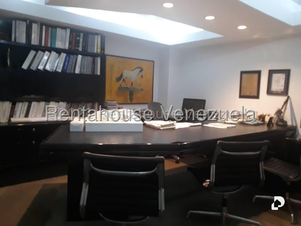 Edificio en La Urbina, Caracas – 8