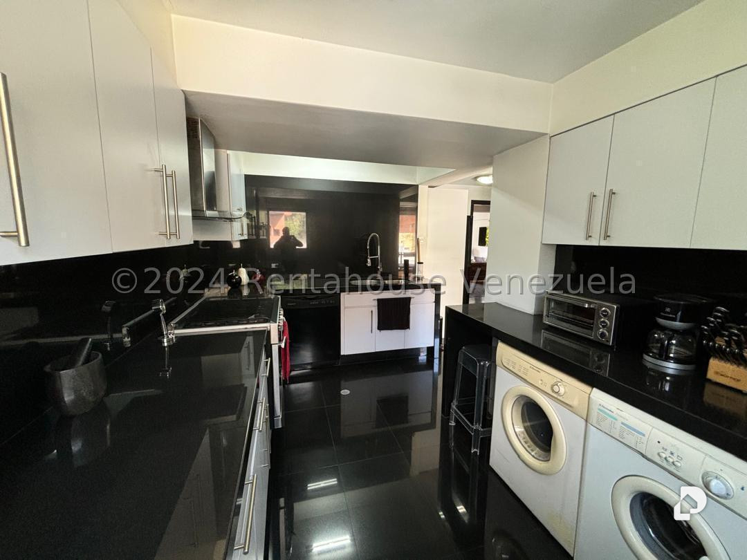 Apartamento en Las Mercedes, Caracas – 11