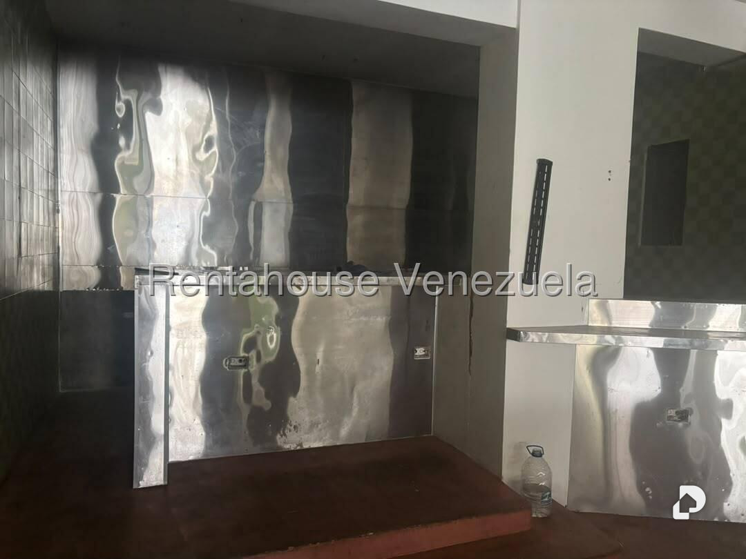 Local comercial en Parroquia La Candelaria, Caracas – 8
