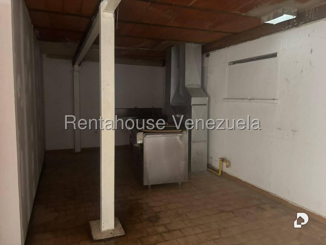 Local comercial en Parroquia La Candelaria, Caracas – 12