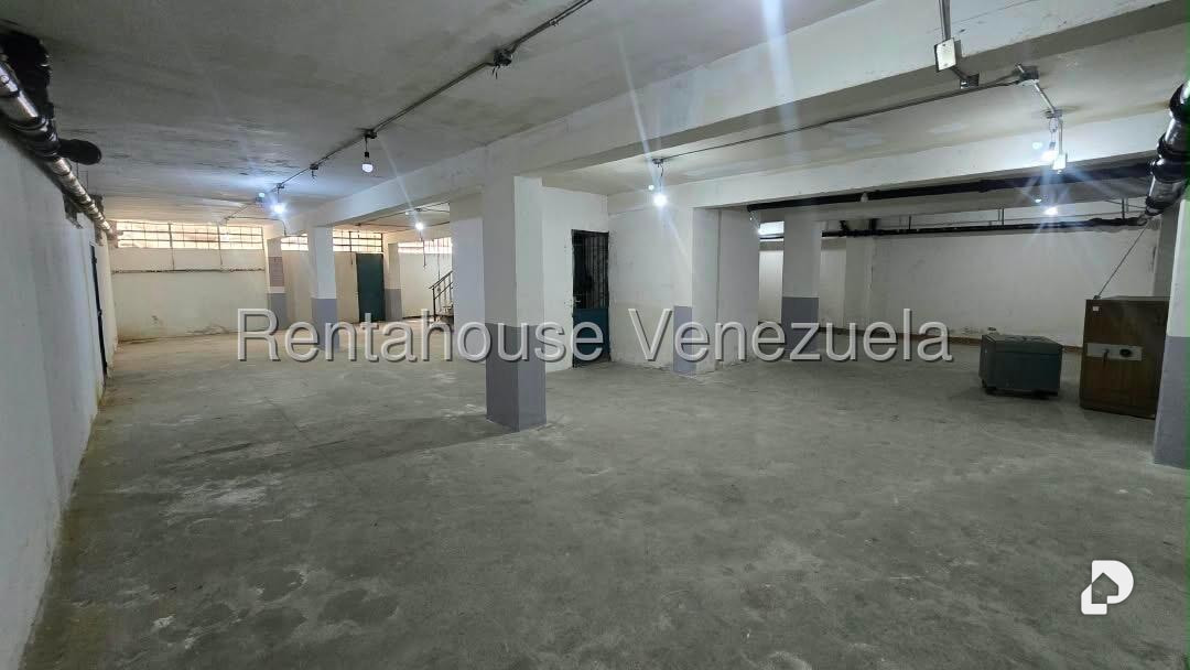 Local comercial en Parroquia La Candelaria, Caracas – 21
