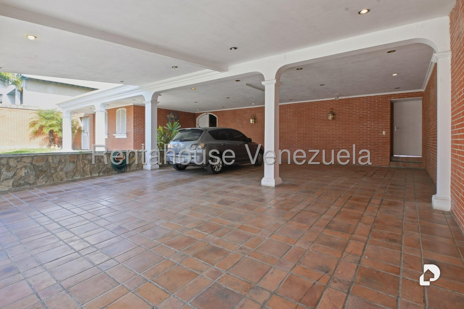 Casa en Los Naranjos (del Cafetal), Caracas – 28