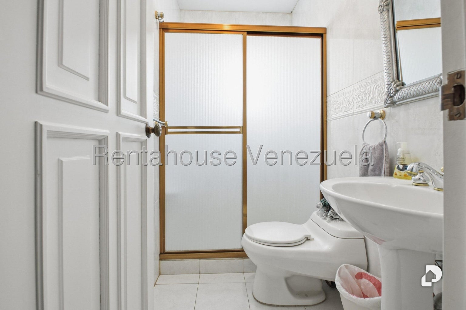 Casa en Los Naranjos (del Cafetal), Caracas – 30