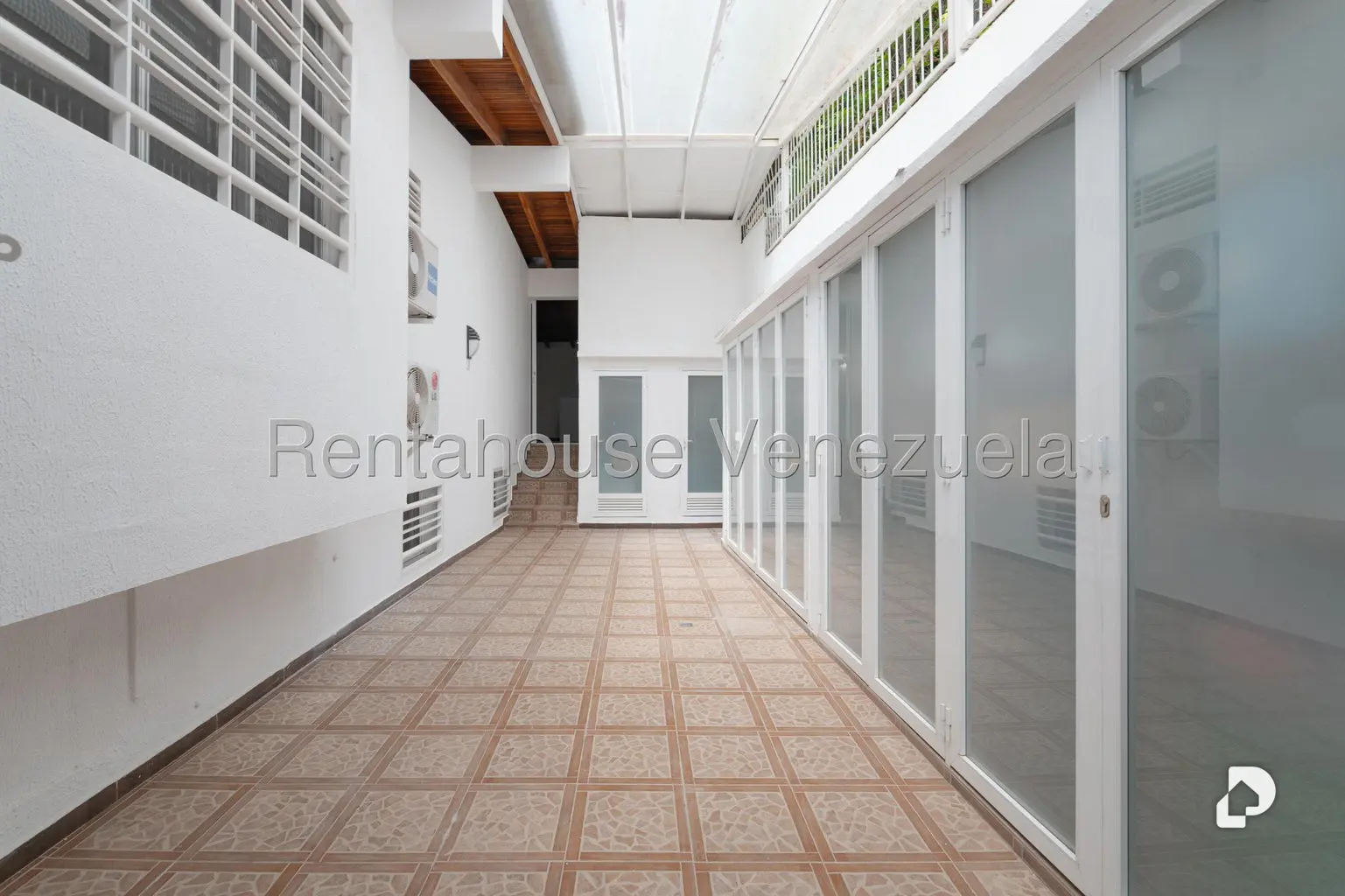 Casa en Santa Fe Norte, Caracas – 29