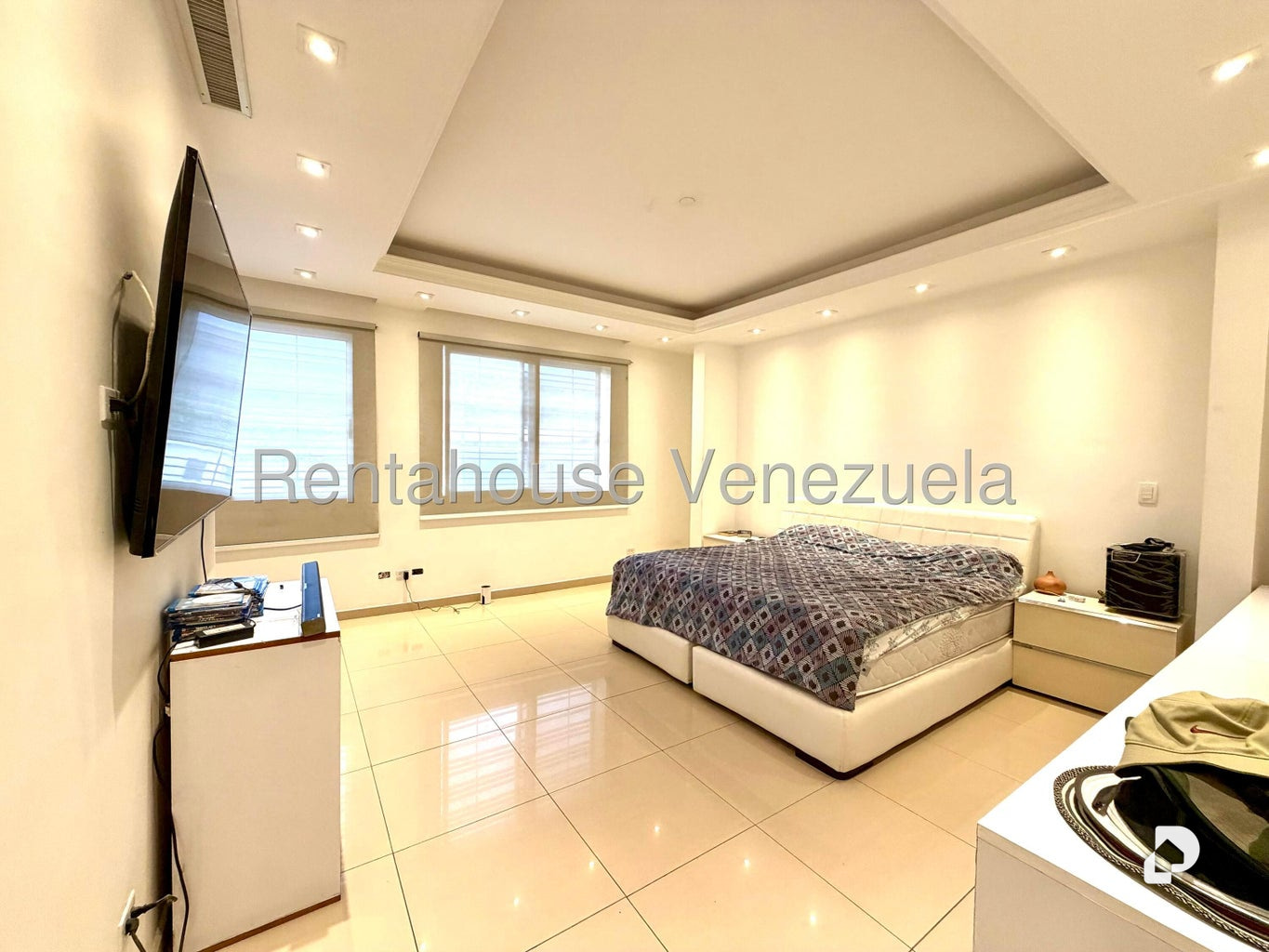 Casa en Urbanización Miranda, Caracas – 18