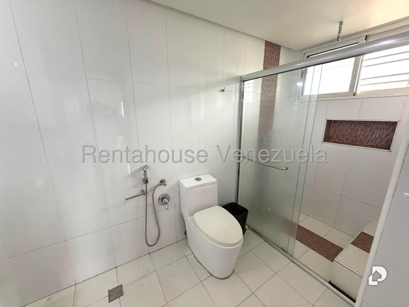 Casa en Urbanización Miranda, Caracas – 14