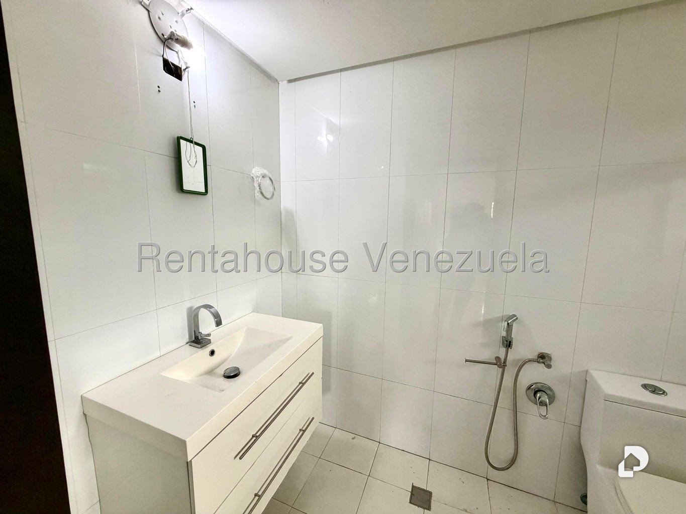 Casa en Urbanización Miranda, Caracas – 15