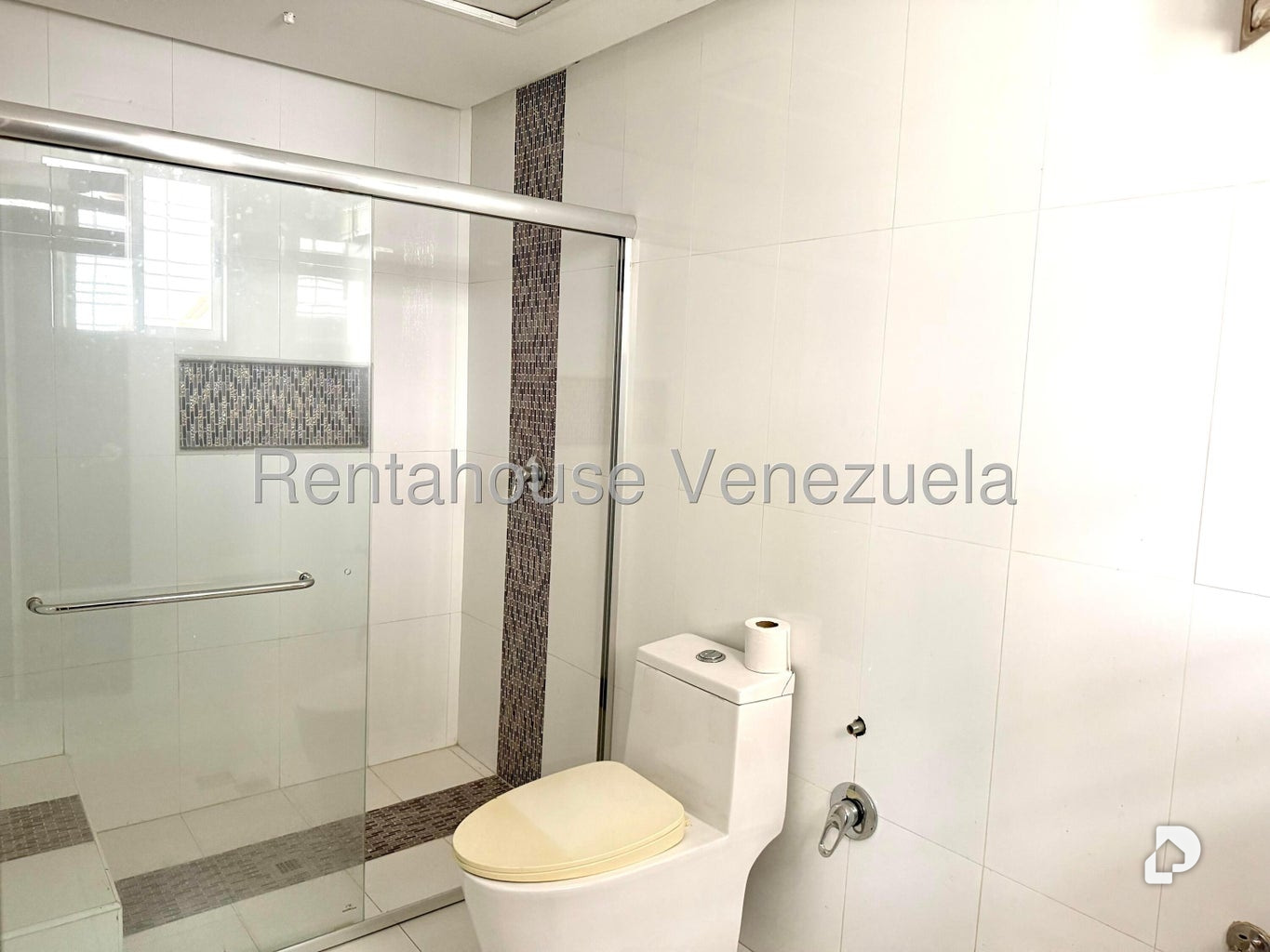 Casa en Urbanización Miranda, Caracas – 16