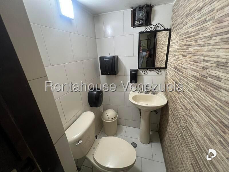Local comercial en El Hatillo, Caracas – 30