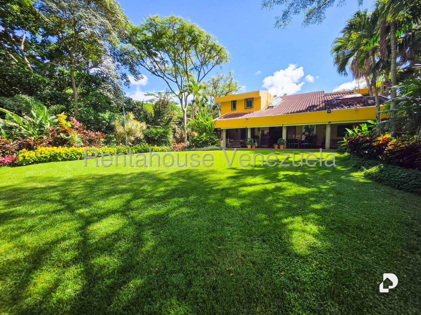 House in Cerro Verde, Caracas – 29