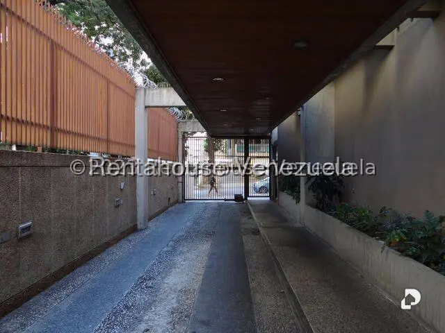 Apartamento en Los Palos Grandes, Caracas – 16