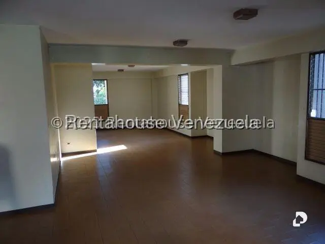 Apartamento en Los Palos Grandes, Caracas – 12