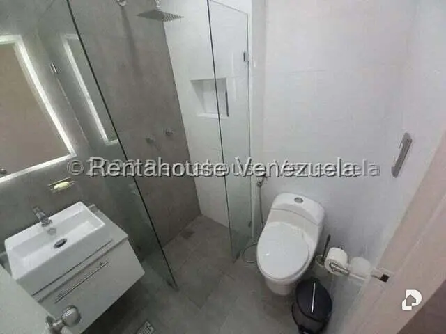 Apartamento en Los Palos Grandes, Caracas – 11