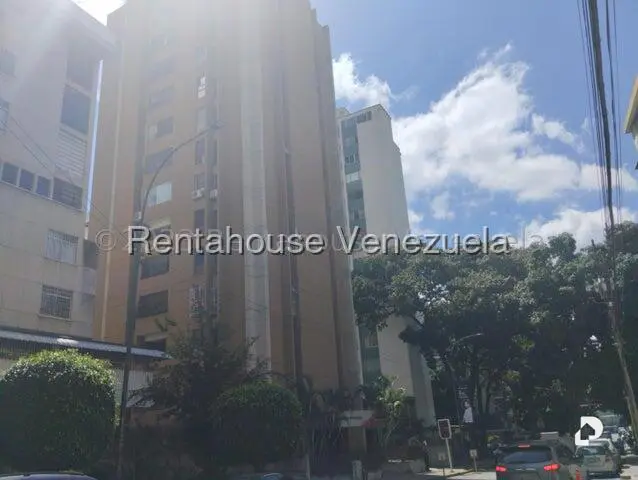 Apartamento en Los Palos Grandes, Caracas – 17