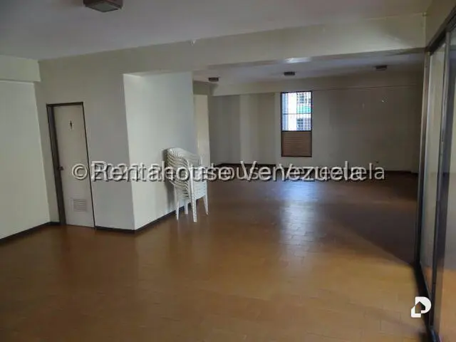 Apartamento en Los Palos Grandes, Caracas – 13